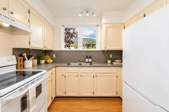 2077 Kings Avenue, West Vancouver For Sale - image 6