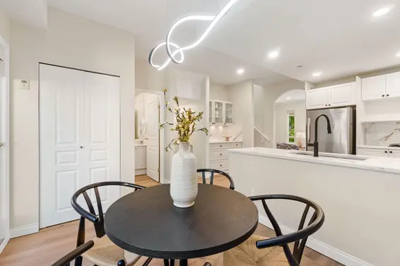 5 119 East 6th Street, North Vancouver For Sale - image 10