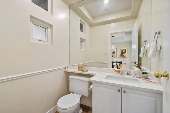 5 119 East 6th Street, North Vancouver For Sale - image 19