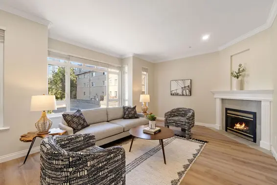 5 119 East 6th Street, North Vancouver For Sale - image 2