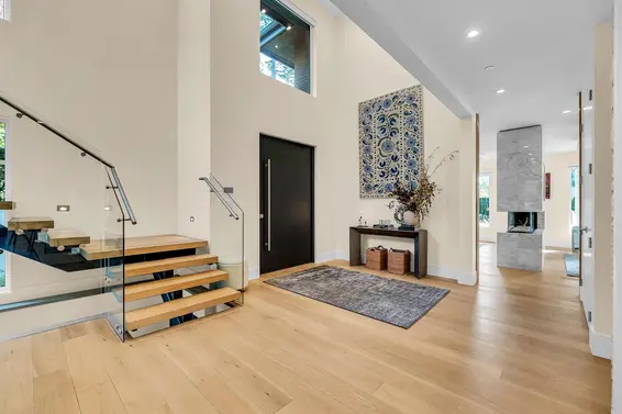 5141 Sarita Avenue, North Vancouver For Sale - image 3