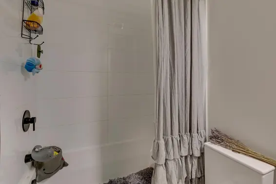 8 533 East 3rd Street, North Vancouver For Sale - image 17