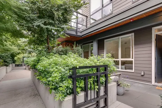 8 533 East 3rd Street, North Vancouver For Sale - image 27