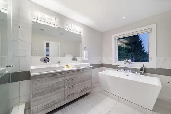 517 Granada Crescent, North Vancouver For Sale - image 17