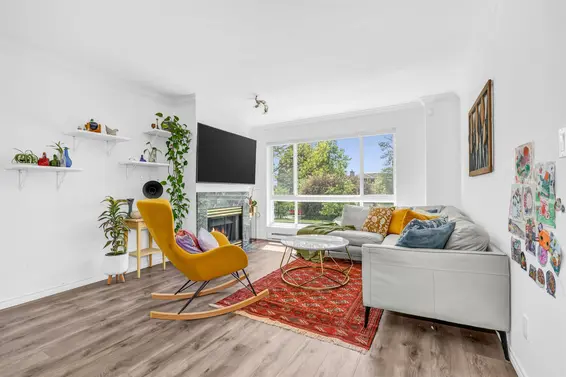 2 250 East Keith Road Road, North Vancouver For Sale - image 5