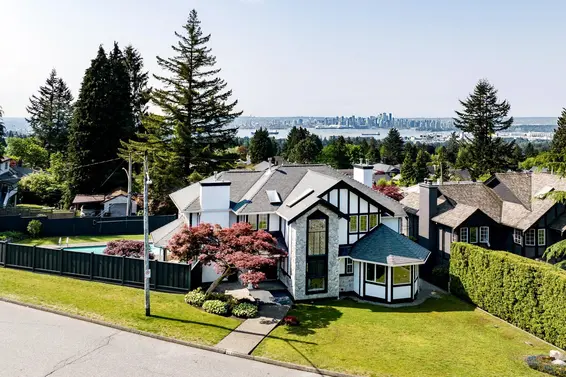 111 Sandringham Crescent, North Vancouver