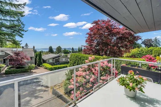 111 Sandringham Crescent, North Vancouver For Sale - image 19