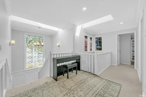 111 Sandringham Crescent, North Vancouver For Sale - image 22