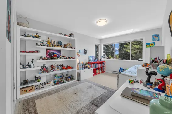 111 Sandringham Crescent, North Vancouver For Sale - image 28