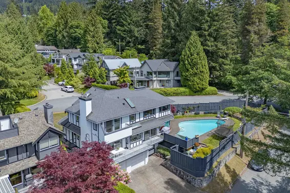 111 Sandringham Crescent, North Vancouver For Sale - image 38