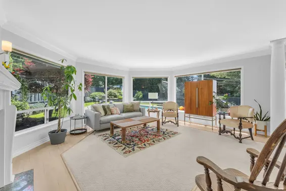 111 Sandringham Crescent, North Vancouver For Sale - image 7