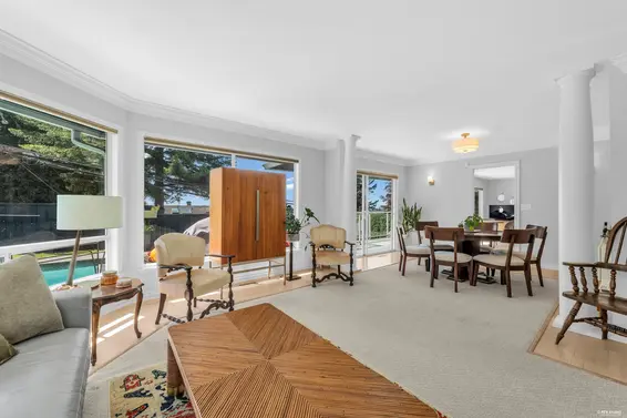 111 Sandringham Crescent, North Vancouver For Sale - image 8
