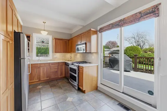 424 East Keith Road, North Vancouver For Sale - image 12