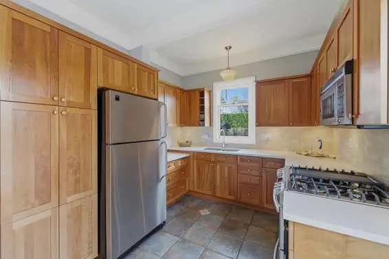 424 East Keith Road, North Vancouver For Sale - image 13