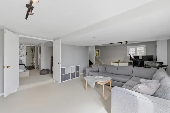 424 East Keith Road, North Vancouver For Sale - image 25