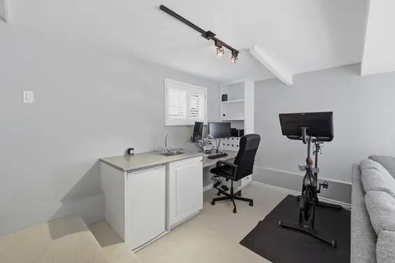 424 East Keith Road, North Vancouver For Sale - image 26