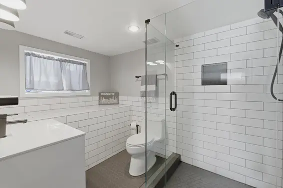 424 East Keith Road, North Vancouver For Sale - image 30