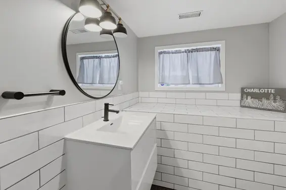 424 East Keith Road, North Vancouver For Sale - image 31