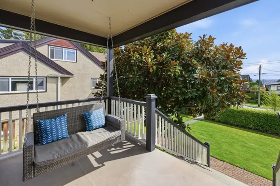 424 East Keith Road, North Vancouver For Sale - image 4