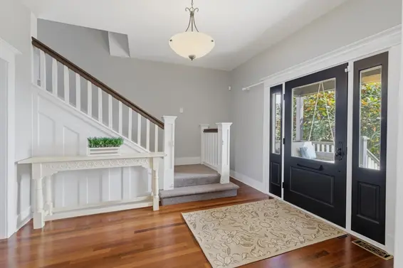 424 East Keith Road, North Vancouver For Sale - image 6