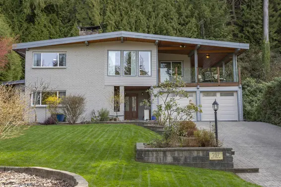 257 Bayview Road, Lions Bay For Sale - image 1