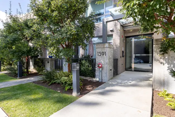 205 1591 Bowser Avenue, North Vancouver For Sale - image 1
