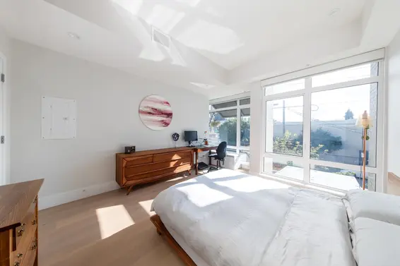 205 1591 Bowser Avenue, North Vancouver For Sale - image 21