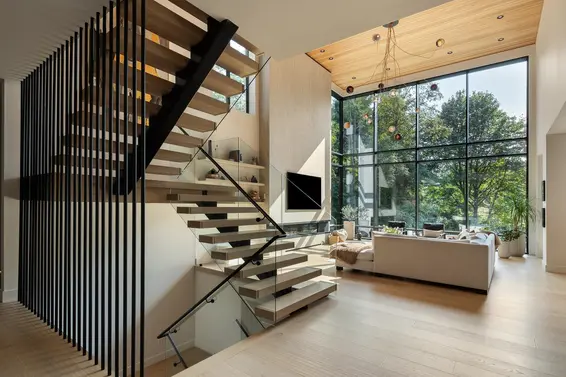 450 Macbeth Crescent, West Vancouver For Sale - image 3