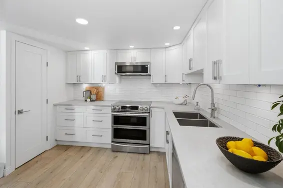 209 168 Chadwick Court, North Vancouver For Sale - image 11