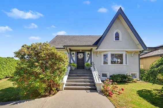 952 Grand Boulevard, North Vancouver For Sale - image 1