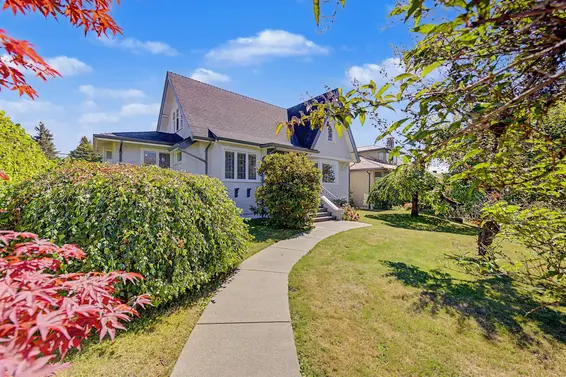 952 Grand Boulevard, North Vancouver For Sale - image 2