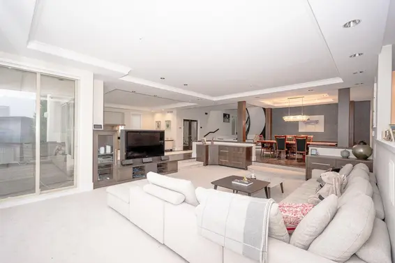 1526 Chippendale Court, West Vancouver
