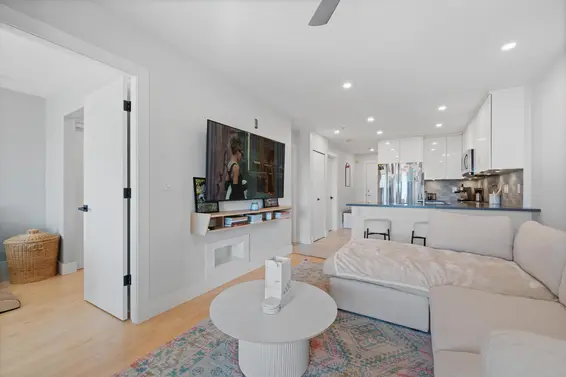 414 332 Lonsdale Avenue, North Vancouver For Sale - image 16