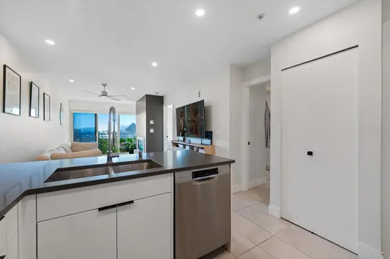 414 332 Lonsdale Avenue, North Vancouver For Sale - image 6