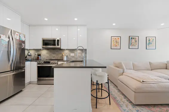 414 332 Lonsdale Avenue, North Vancouver For Sale - image 8