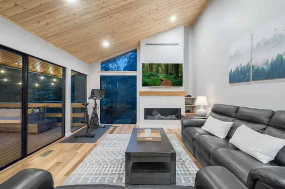 2871 Capilano Road, North Vancouver