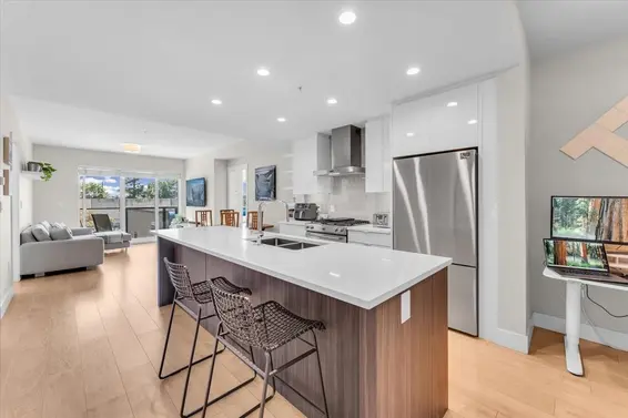 211 1496 Charlotte Road, North Vancouver For Sale - image 2