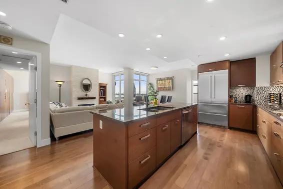 501 210 West 13th Street, North Vancouver For Sale - image 4
