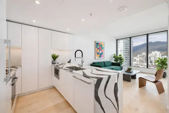 1307 135 East 13th Street, North Vancouver