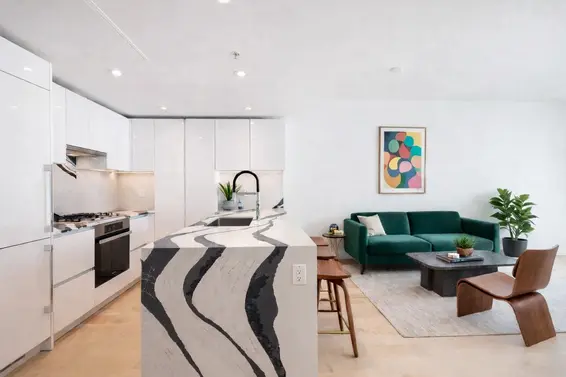 1307 135 East 13th Street, North Vancouver For Sale - image 3