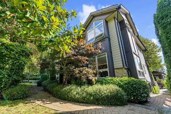 1 651 West 14th Street, North Vancouver For Sale - image 3