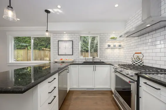 5544 Woodchuck Place, North Vancouver For Sale - image 13
