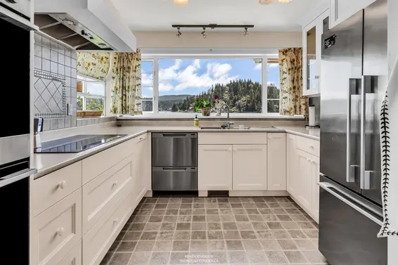 2558 Panorama Drive, North Vancouver For Sale - image 29