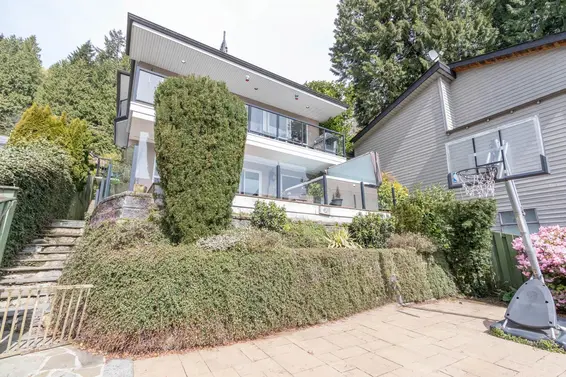 2588 Panorama Drive, North Vancouver For Sale - image 9