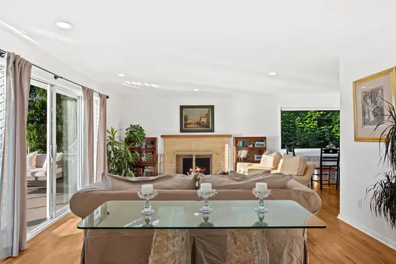 8665 Lawrence Way, West Vancouver For Sale - image 21