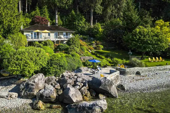 8665 Lawrence Way, West Vancouver For Sale - image 39