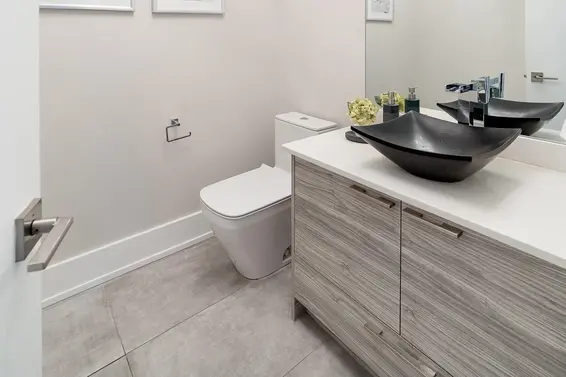 517 Granada Crescent, North Vancouver For Sale - image 21