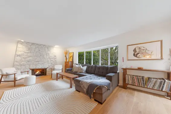 5446 Cliffridge Avenue, North Vancouver For Sale - image 4
