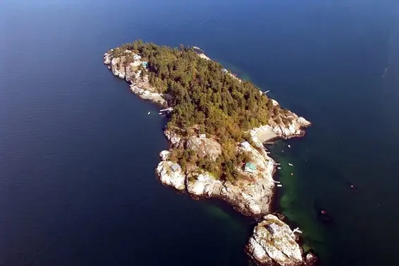 13 Passage Island, West Vancouver
