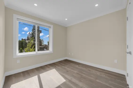 800 Montroyal Boulevard, North Vancouver For Sale - image 14